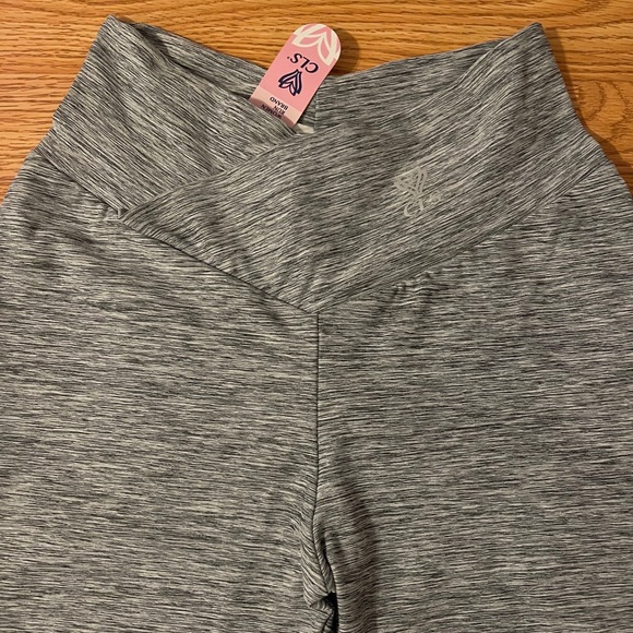 CLS Sportswear Scrunch Butt Leggings - Picture 5 of 5